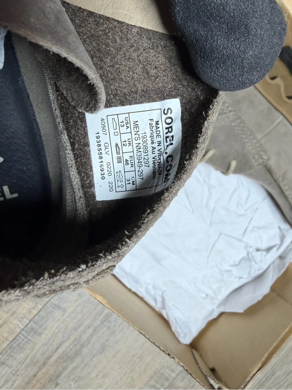 Sorel Men's Gray Suede Chukka Boots with Tan Sole